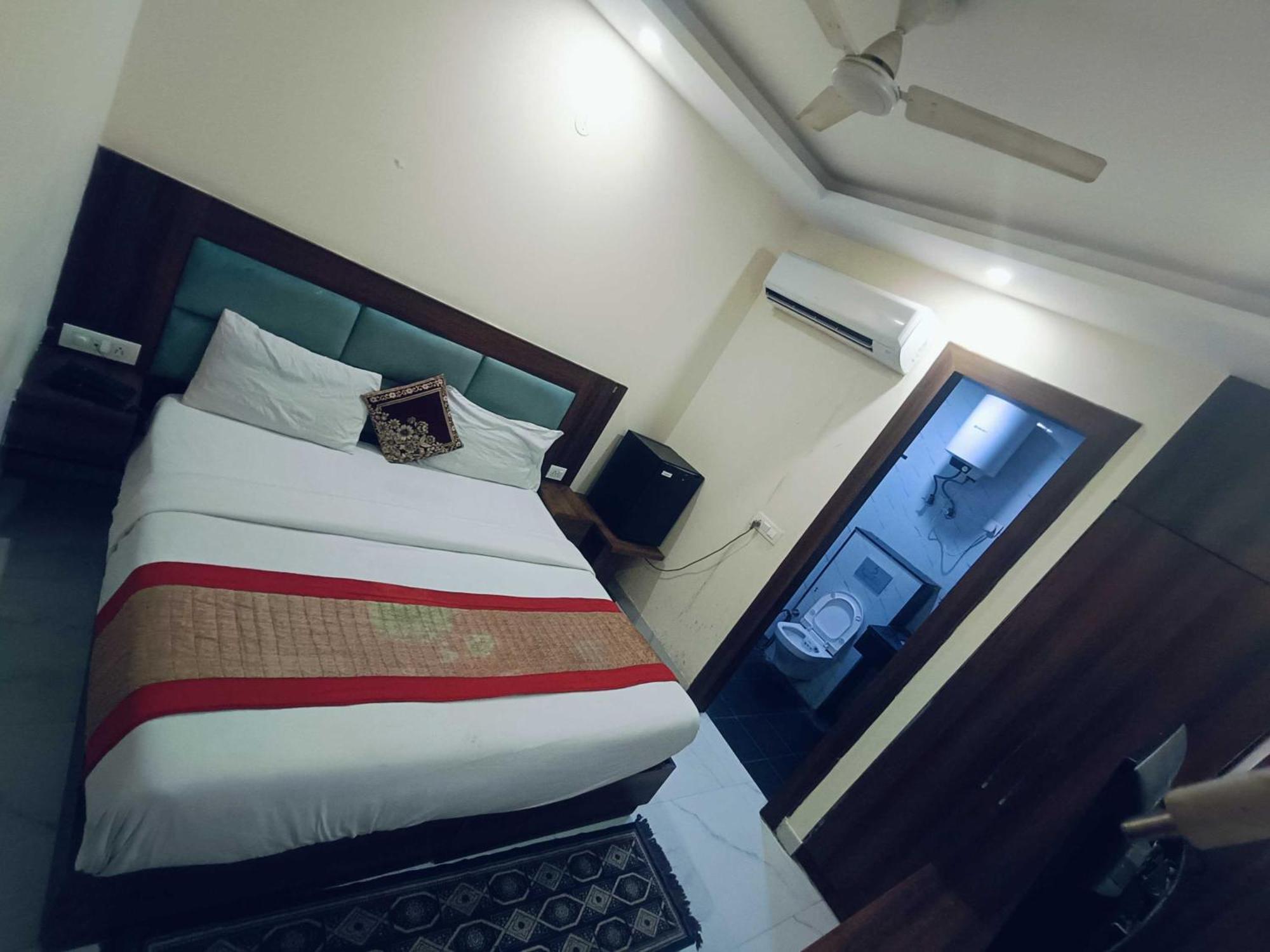 Hotel Konark A Family Stay Aerocity Nueva Delhi Exterior foto